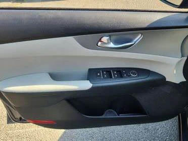 2023 Kia Forte - Image 9 of 12