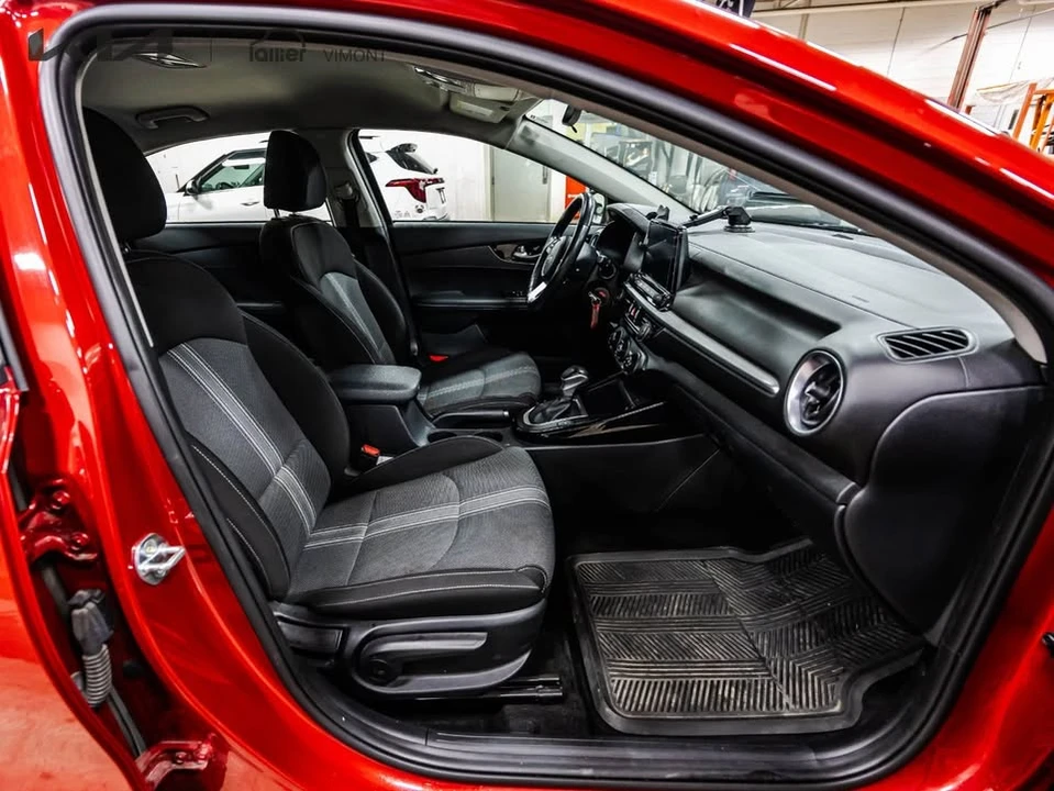 2023 Kia Forte - Image 11 of 20
