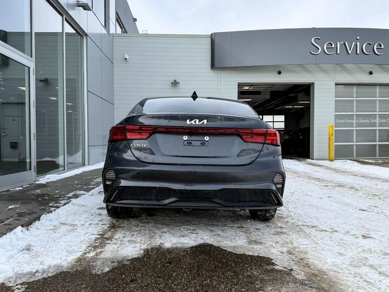 2023 Kia Forte - Image 5 of 15