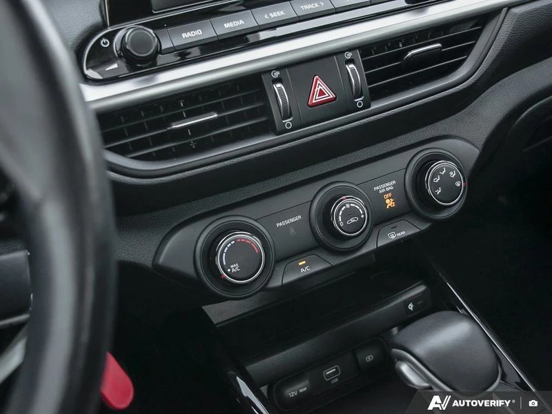 2023 Kia Forte - Image 18 of 20