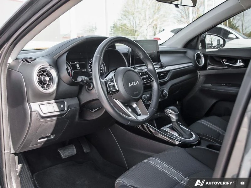 2023 Kia Forte - Image 11 of 20