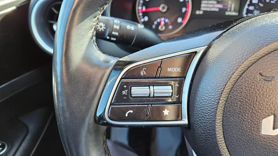 2023 Kia Forte - Image 10 of 17