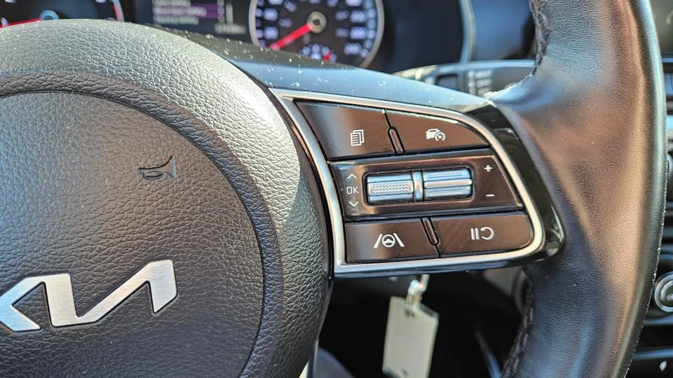2023 Kia Forte - Image 11 of 17