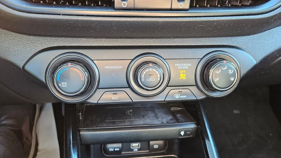 2023 Kia Forte - Image 13 of 17
