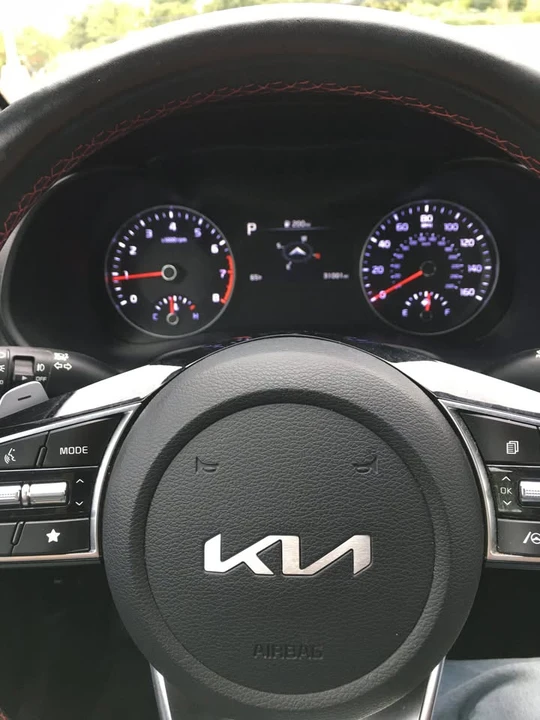 2023 Kia Forte - Image 9 of 19