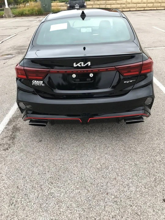 2023 Kia Forte - Image 4 of 19
