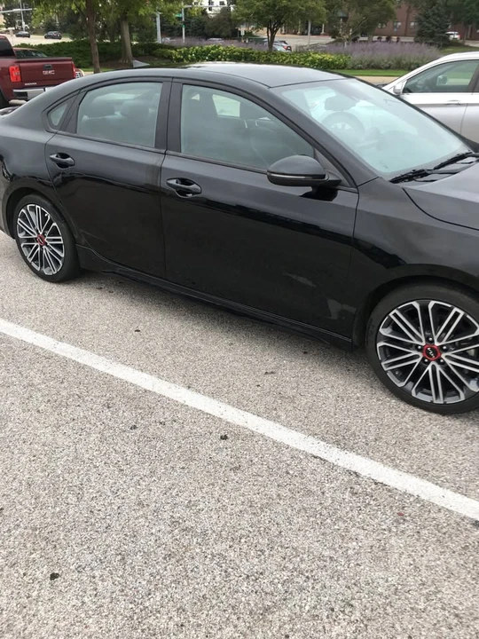 2023 Kia Forte - Image 2 of 19