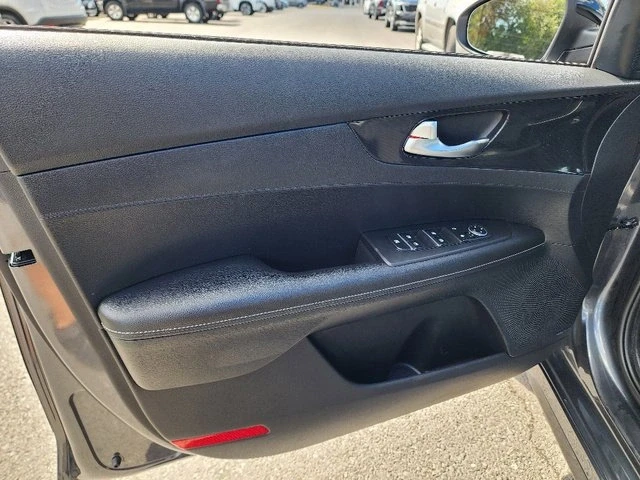 2023 Kia Forte - Image 15 of 19