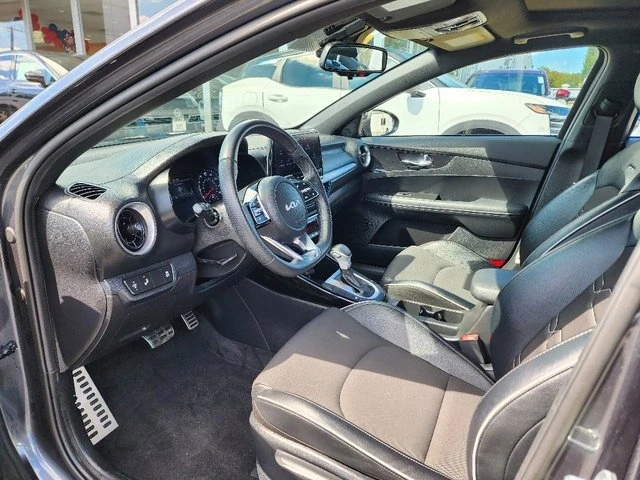 2023 Kia Forte - Image 16 of 19