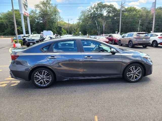 2023 Kia Forte - Image 7 of 19