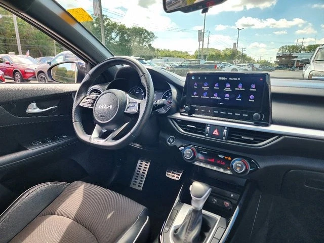 2023 Kia Forte - Image 11 of 19