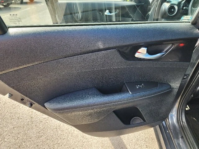 2023 Kia Forte - Image 18 of 19