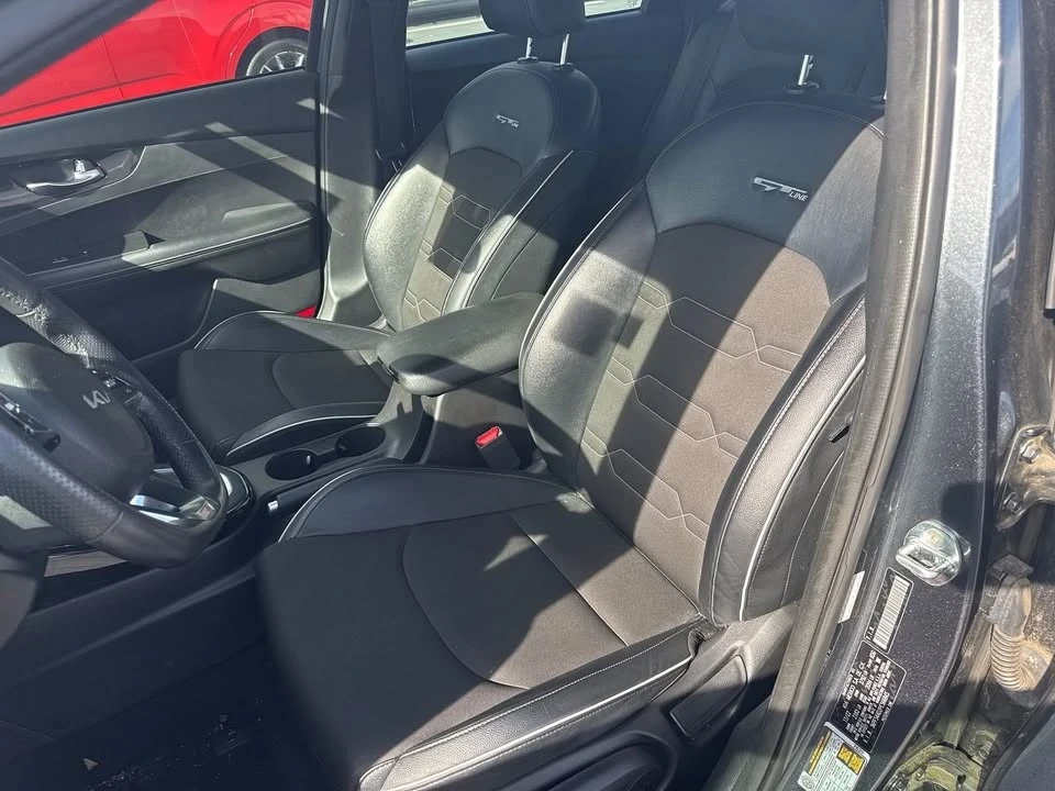2023 Kia Forte - Image 5 of 10