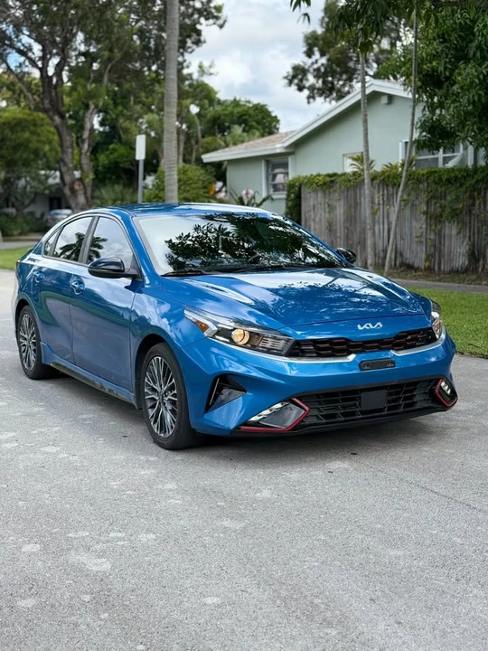 2023 Kia Forte - Image 2 of 9