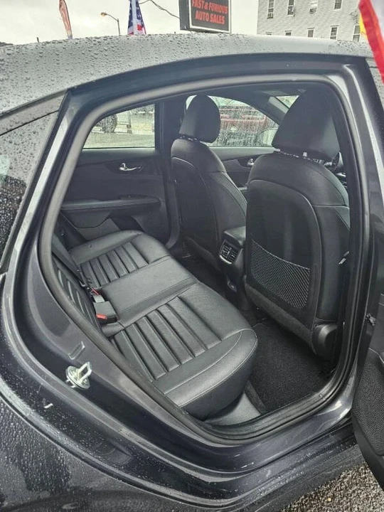 2023 Kia Forte - Image 9 of 20