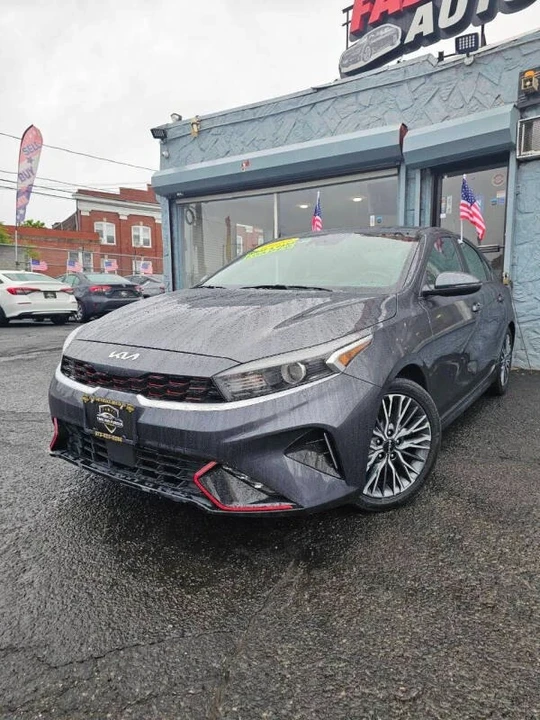 2023 Kia Forte - Image 2 of 20