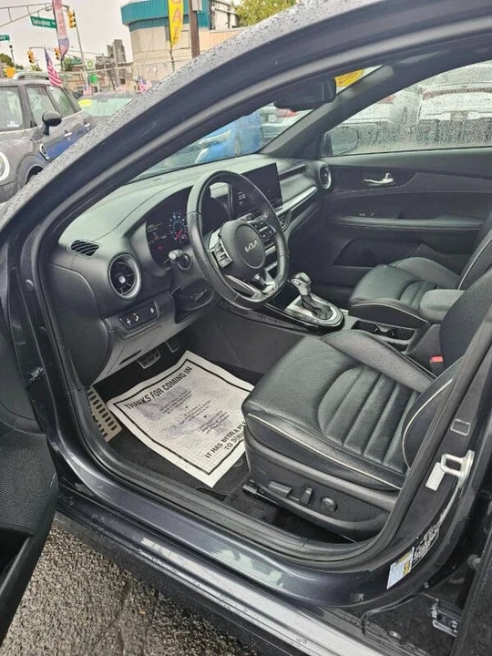 2023 Kia Forte - Image 6 of 20