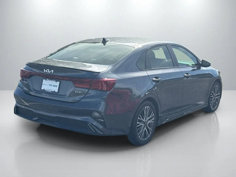 2023 Kia Forte - Image 3 of 10