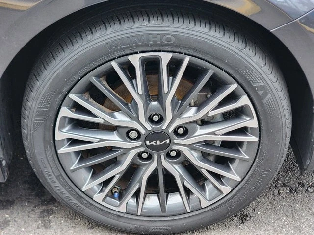 2023 Kia Forte - Image 6 of 17