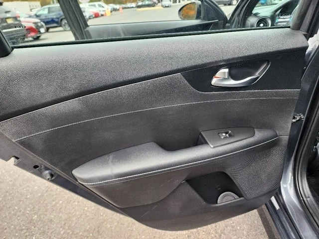 2023 Kia Forte - Image 16 of 17