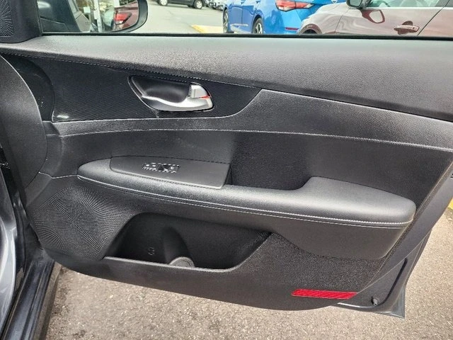 2023 Kia Forte - Image 7 of 17