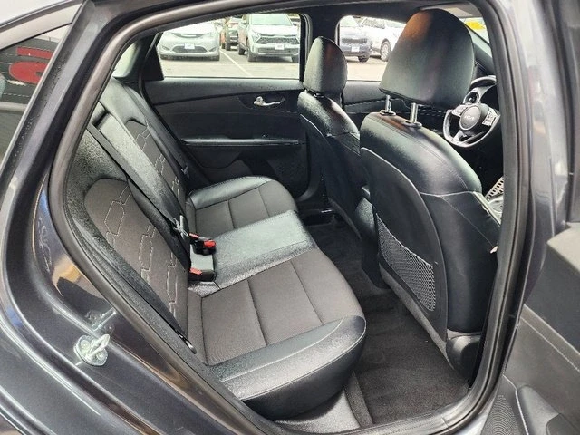 2023 Kia Forte - Image 9 of 17