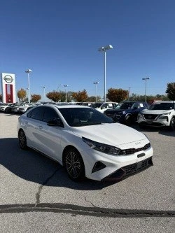 2023 Kia Forte - Image 3 of 10