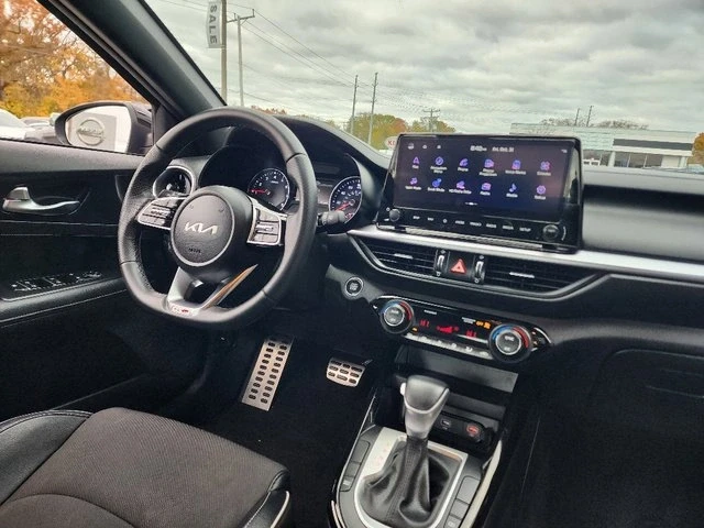 2023 Kia Forte - Image 8 of 17