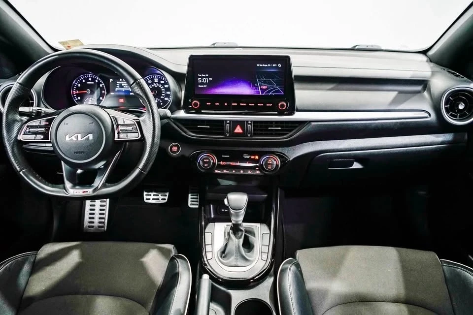 2023 Kia Forte - Image 4 of 7