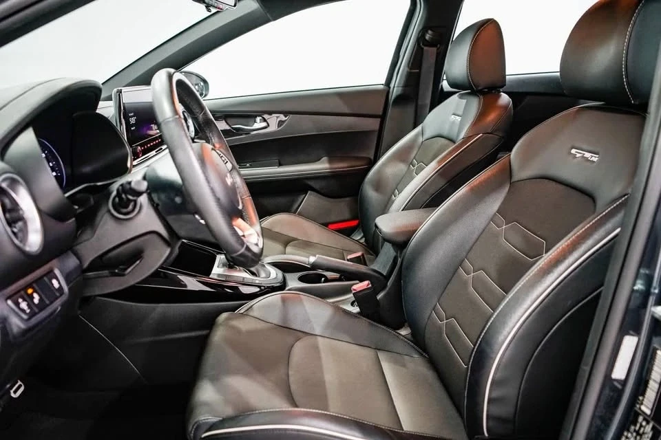 2023 Kia Forte - Image 5 of 7