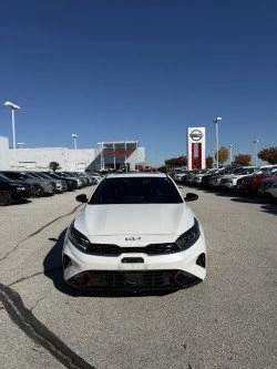 2023 Kia Forte - Image 2 of 10