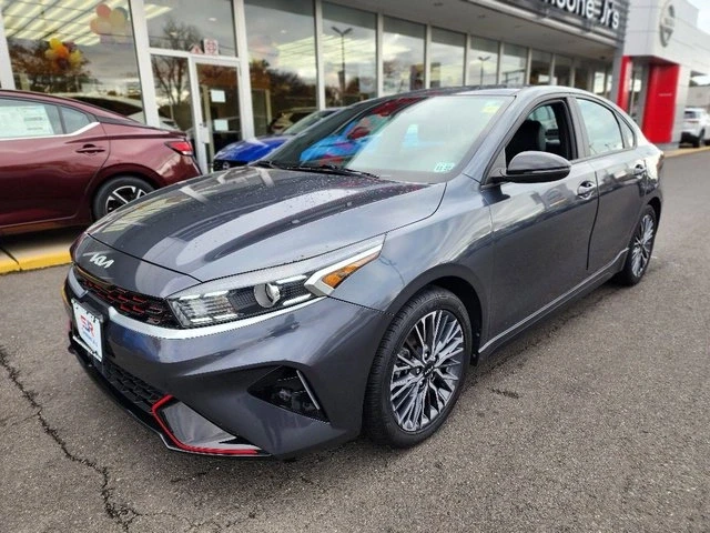 2023 Kia Forte - Image 2 of 17