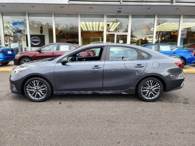 2023 Kia Forte - Image 3 of 17