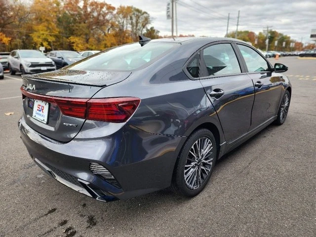 2023 Kia Forte - Image 5 of 17