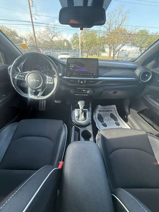 2023 Kia Forte - Image 14 of 19