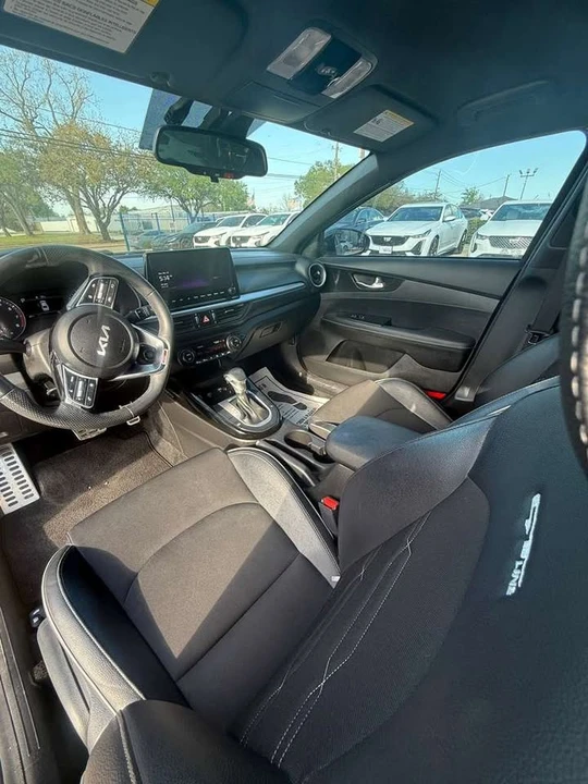 2023 Kia Forte - Image 11 of 19