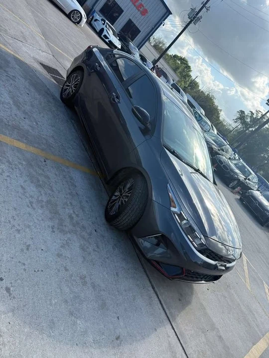 2023 Kia Forte - Image 5 of 19