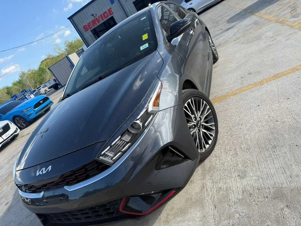 2023 Kia Forte - Image 15 of 19