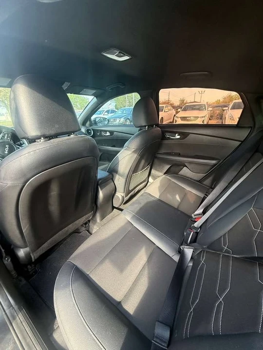 2023 Kia Forte - Image 10 of 19