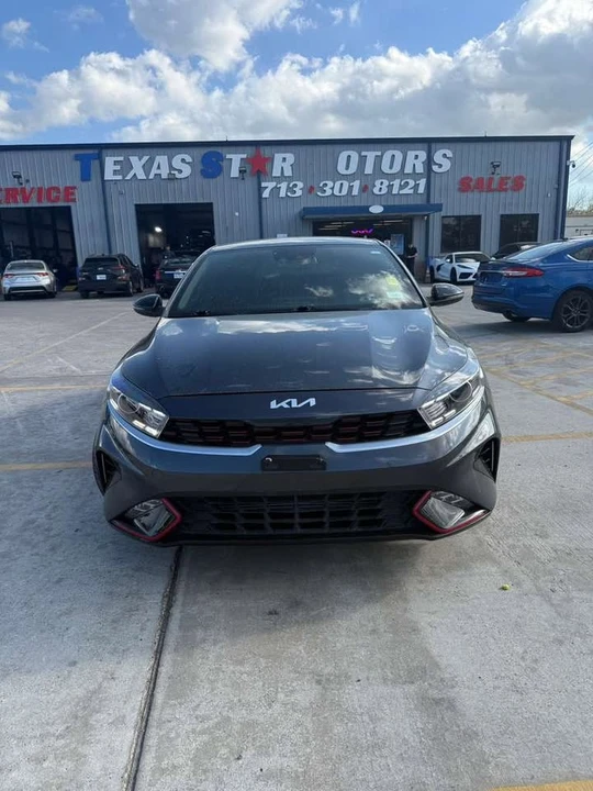 2023 Kia Forte - Image 4 of 19