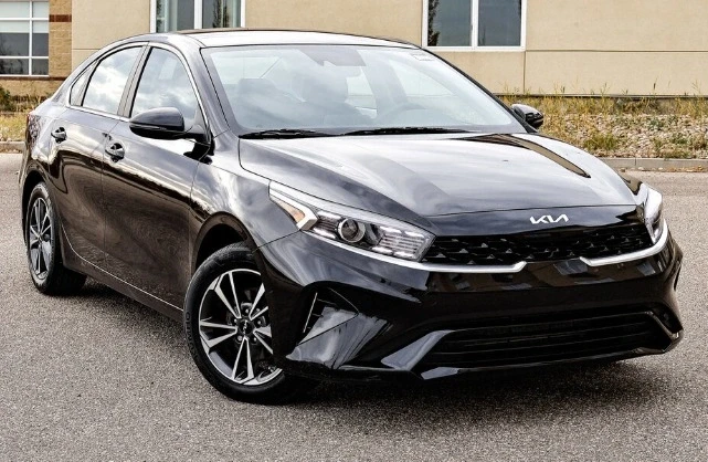 2023 Kia Forte - Image 2 of 8