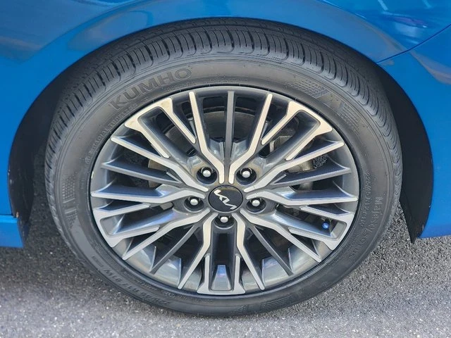 2023 Kia Forte - Image 8 of 20