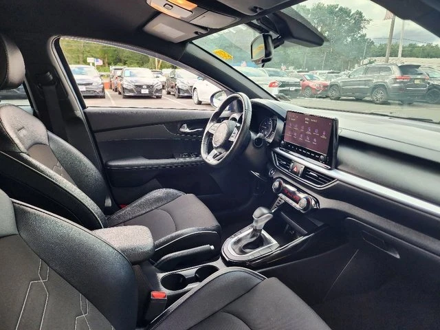 2023 Kia Forte - Image 10 of 20