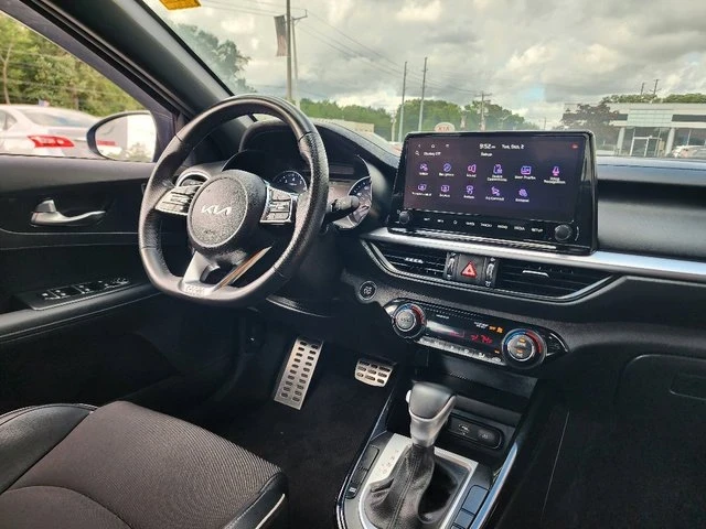 2023 Kia Forte - Image 11 of 20