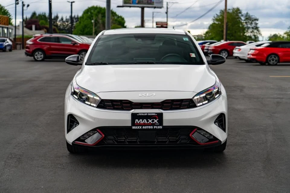 2023 Kia Forte - Image 2 of 10