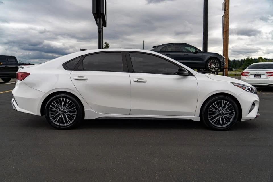 2023 Kia Forte - Image 7 of 10