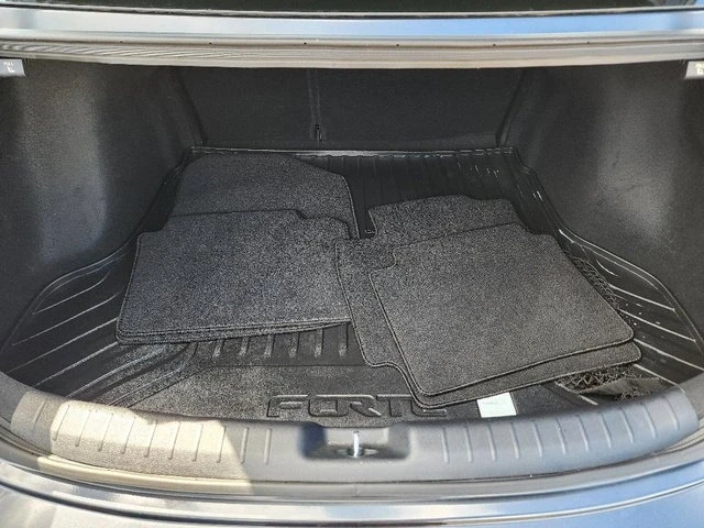 2023 Kia Forte - Image 13 of 19