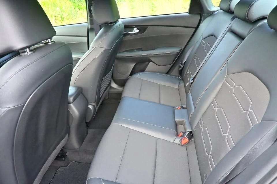 2023 Kia Forte - Image 14 of 18