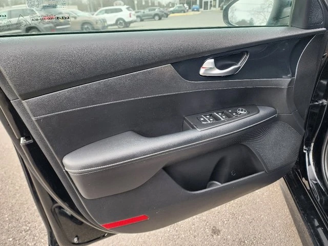 2023 Kia Forte - Image 16 of 20