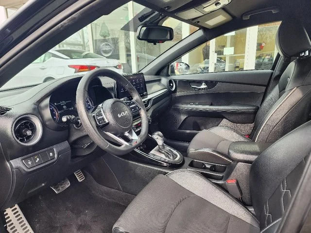 2023 Kia Forte - Image 17 of 20